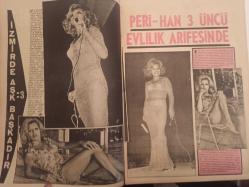 Pazar Haftalık Aktüalite Sinema Tiyatro Müzik ve Magazin Dergisi - 18 Eylül 1970 - Sayı:730 - Filiz Akın - Fatma Girik - İzmir'de aşk bir başkadır - Nebahat ÇEhre - Demir Karahan - Selda Alkor yakında evleniyor - Peri Han 3. evlilik arifesinde - Oya Peri şarkıcılıkta karar kıldı - TOTEX Şampuan Reklamı - Kim Novak - William Holden - Mine Mutlu İzmir'de yeni bir sevgili buldu - Nesrin Sipahi - Hüseyin Çakmak - Berkant - Mine Mutlu - OMO Deterjan Reklamı - Filiz Akın - Aliki Vuyuklaki - Adana'da şenlik var! - Yılmaz Güney - Yılmaz Güney - Ediz Hun - Hülya Koçyiğit - Zeynep Aksu - Eva Bender - Demir Karahan - Turgut Demirağ - Adnan Şenses bir yaş daha ihtiyarladı - Sevda Nur - Nevin Nuray - Meltem Mete - Saadet Sun - Fatma Girik - Tugay Toksöz - Orhan Elmas - Danyal Topatan - Hülya Darcan - Figen Han yine soyundu - Ajda Pekkan - Ayhan Işık - Ahmet Mekin - Aynur Aydan - Atilla Ergün - Ayfer Feray - Atıf Kaptan - Aliye Rona - Ali Şen - Altan Erbulak - Aysel Tanju haberi - Tam Takım Dergi
