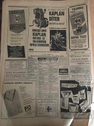 HÜRRİYET GAZETESİ  20 MAYIS 1967 YIL :20 SAYI :6844----Sunay ın mesajı : Hak ve Hürriyet  Silahla ,Sopayla Değil  ,Fikirle İmanla Korunur ---Kıbrıs ta Dr.Küçük ün 3 yakın  arkadaşının evinde  dinamit patlattılar ----Katil Bulgar ı  öldürdüğü için 45 gün  izni  hak etti --Cani Bulgar Vurulduğu Ormanlıkta Gömüldü --Feyzioğlu :Pek çok il teşkilatı ilan edilmeye hazır durumda dedi ----Mısır -İsrail sınırında  harp  tehlikesi var ---Elini kolunu  sallaya sallaya  trene  binip  Bakırköy den  Sirkeci ye  geldi ---Gençlik ve Spor Bayramı Dün Parlak Törenle Kutlandı ---Belediye de ki mimarların proje  çizmeleri şikayete yol açıyor ---Sigara kağıdında  çok zehirli bir madde var ---Hastaneye alınmayan kadın sokak ortasında  doğum yaptı ---Fenerbahçe -Vefa karşılaşıyor ---5 Güreşte 4 Galibiyet Aldık --Kılıç istifa etti ,fakat makamını  terk  etmiyor ---Can a Beşiktaş da talip ---Yılın Modayı en iyi  takip eden kızı  müsabakası ---Büyükannesinin  alay ettiği elbiseyle  birincilik kazandı ---