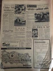 HÜRRİYET GAZETESİ  20 MAYIS 1967 YIL :20 SAYI :6844----Sunay ın mesajı : Hak ve Hürriyet  Silahla ,Sopayla Değil  ,Fikirle İmanla Korunur ---Kıbrıs ta Dr.Küçük ün 3 yakın  arkadaşının evinde  dinamit patlattılar ----Katil Bulgar ı  öldürdüğü için 45 gün  izni  hak etti --Cani Bulgar Vurulduğu Ormanlıkta Gömüldü --Feyzioğlu :Pek çok il teşkilatı ilan edilmeye hazır durumda dedi ----Mısır -İsrail sınırında  harp  tehlikesi var ---Elini kolunu  sallaya sallaya  trene  binip  Bakırköy den  Sirkeci ye  geldi ---Gençlik ve Spor Bayramı Dün Parlak Törenle Kutlandı ---Belediye de ki mimarların proje  çizmeleri şikayete yol açıyor ---Sigara kağıdında  çok zehirli bir madde var ---Hastaneye alınmayan kadın sokak ortasında  doğum yaptı ---Fenerbahçe -Vefa karşılaşıyor ---5 Güreşte 4 Galibiyet Aldık --Kılıç istifa etti ,fakat makamını  terk  etmiyor ---Can a Beşiktaş da talip ---Yılın Modayı en iyi  takip eden kızı  müsabakası ---Büyükannesinin  alay ettiği elbiseyle  birincilik kazandı ---