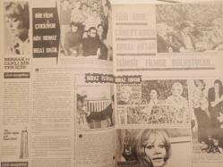 Pazar Haftalık Aktüalite Sinema Tiyatro Müzik ve Magazin Dergisi - 3 Nisan 1970 - Sayı:706 - Sevda Ferdağ - Oya Peri - Çirkin Kral Yılmaz Güney Yeşilçam'a döndü - Nami Dilbaz - Yılmaz Güney - Filiz Akın, Cüneyt Arkın ve Zuhal Aktan isimsiz filmde buluştular - FİLM Dergisi Metin Erksan, Halit Refiğ, Duygu Sağıroğlu'nu övüyor - Ahmet Mekin yeniden doğdu - Mine Mutlu - Osman Faruk Seden - Funda Gürçen - Figen Han - Asım Nipton - Gorbon Işıl Fayans Reklamı - Beşiktaşlı Yusuf şimdi de Gülsün Kamu'ya el koydu - Kamuran Ballı - Aynur Akarsu - Sevda Nur - Persil Deterjan Reklamı - TAT domates suyu reklamı - Nazan Şoray, Engin Çağlar ve Ötesi - Sevda Ferdağ evinde, Tamer Yiğit kışlada hep aynı şeyi söylüyorlar: ''Gel Tezkere Gel'' - Oya Peri şansızlıklara paydos Yeşilçam'a devam dedi - Doctor Renaud Krem Reklamı - Öztürk Serengil karımdan ayrılmaya niyetim yok diyor fotoğraf ve haberi - Tam Takım Dergi