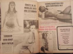Pazar Haftalık Aktüalite Sinema Tiyatro Müzik ve Magazin Dergisi - 25 Ağustos 1977 - Sayı:1092 - Meral Zeren - Nil Burak - Nükhet Duru sahnelere karnaval havası getirdi - Cahide Sonku-  Bülent Kayabaş - Gönül Tansel - Aydemir Akbaş - Zeyno Çilem - Ceyda Karahan - Sesi kısılan Seyyal Taner için tehlike çanı çalıyor - Gypsy Peterson - Barbara Atkinson - Carlos Manzon - Kantocu Meral Küçükerol'a tanga da yasak bikini de yasak - Oya Yurdakul Yeşilçam'ın kurallarına isyan etti - Milyonluk döviz makinesi - Yonca Yücel bir yılda dört ülkeden bir milyon lira yurda döviz yetirdi - Fotomodel Denise Türkiye'de de modellik yaptı ama soyunmadı - Jackie Sewell - Vanya - Anne Marie ıslak giysilerle daha dişi oluyor fotoğraf ve haberi - Tam Takım Dergi