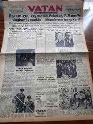 Vatan Gazetesi - 16 Nisan 1953 - Ahmet Emin Yalman Köşe Yazısı - Paramızın Kıymeti Değişmeyecektir - Hasan Polatkan Ferit Melen'in İthamlarına Cevap Verdi - Milli Tesanüt Birliği Toplantısı -  Kızıl Esirler Geri Dönmek İstemiyor -  Yaz Saatini Bu Sene De Unutmayalım - Güreşçilerimiz Antremana Başladı - Kadınlar Tekkesi Yazan Refik Halid Karay Yazı Dizisi - Doktor Tarık Zafer Tunaya Köşe Yazısı -  Aksaray'da Numune Pazarı Açılacak -  Güney Afrika'da Seçimler Başladı - Fotoğraflarla Haberler - Paralel Plastik Müzik - Kremlin'in Yeni Hükümdarı Georgie Malenkov Yazan Albay İlya Molin Yazı Dizisi - Akbank'ın Beşiktaş Ajansı Açıldı - Macera Bu Akşam Başlıyor Yazan Robert Collard Yazı Dizisi - Öğretim Eğitim gençlik - Güreşçi Osman Kambur Ve Tevfik Yüce Antremanda - Ankara Demirspor Futbolcuları Avrupa Turnesine Çıkıyor - Radyolin Diş Macunu - Arı Bisküvileri - Sana Nebati Margarin - Derman Ağrı Kesici - Türkiye İş Bankası - Altemur Kılıç İran'dan Geliyor - Güzin Erişken Müşahede Altında