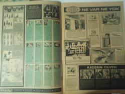 Pazar Ekstra Haftalık Aktüalite Sinema Tiyatro Müzik ve Magazin Dergisi - 29 Mayıs 1968 - Sayı:30 - Bulmaca - Bu hafta doğanlar - Çin falı - Ne var ne yok - Kaderin cilvesi  - Dünyanın 1 numaralı diktatörü MAO - Silah yerine bekaret kemeri - İtalyan sinemasında seks ve çıplaklığın gelişmesi - Leyla Sayar, yeniden kulak ameliyatı geçirecek - Sevda Ferdağ ''sahneye, bonolar yüzünden çıkamadım'' diyor - Ekrem Bora - Zeynep Aksu - Hüseyin Baradan - Semiramis Pekkan - Sophia Loren - Carlo Ponti - Mutluluk Makinesi - Peter Sarstedt - Suna Artun - Nina Simon - Mutluluk Makinesi - Shadows yeniden doğacak mı? - Cem Karaca Apaşlar Avrupa Dönüşü halk karşısında - İsveç'te garip bir gelenek: Bekarlığa veda partisi - Acaba ne düşünüyor? - İtalya'da azgın boğa iki kişinin canına kıyınca boğa yarışları yasaklandı - Ennio Mancini - Antonio Licursi - Siyah Araba - Hitchcock takdim eder - Pazar Ekstra Şaka - 3 çukur - 3 yazısız fotoğraf ve haberi - Tam Takım Dergi