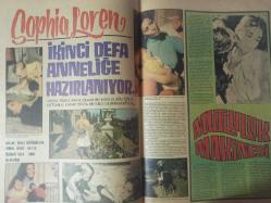 Pazar Ekstra Haftalık Aktüalite Sinema Tiyatro Müzik ve Magazin Dergisi - 29 Mayıs 1968 - Sayı:30 - Bulmaca - Bu hafta doğanlar - Çin falı - Ne var ne yok - Kaderin cilvesi  - Dünyanın 1 numaralı diktatörü MAO - Silah yerine bekaret kemeri - İtalyan sinemasında seks ve çıplaklığın gelişmesi - Leyla Sayar, yeniden kulak ameliyatı geçirecek - Sevda Ferdağ ''sahneye, bonolar yüzünden çıkamadım'' diyor - Ekrem Bora - Zeynep Aksu - Hüseyin Baradan - Semiramis Pekkan - Sophia Loren - Carlo Ponti - Mutluluk Makinesi - Peter Sarstedt - Suna Artun - Nina Simon - Mutluluk Makinesi - Shadows yeniden doğacak mı? - Cem Karaca Apaşlar Avrupa Dönüşü halk karşısında - İsveç'te garip bir gelenek: Bekarlığa veda partisi - Acaba ne düşünüyor? - İtalya'da azgın boğa iki kişinin canına kıyınca boğa yarışları yasaklandı - Ennio Mancini - Antonio Licursi - Siyah Araba - Hitchcock takdim eder - Pazar Ekstra Şaka - 3 çukur - 3 yazısız fotoğraf ve haberi - Tam Takım Dergi