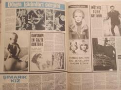 Pazar Ekstra Haftalık Aktüalite Sinema Tiyatro Müzik ve Magazin Dergisi - 25 Mayıs 1969 - Sayı:25 - Bulmaca - Bu hafta doğanlar - Çin Falı - Ne var ne yok - Karnında bir bebek - Kaderin Cilvesi  -Semiramis Pekkan'ın yeni aşkı - Bir Film Ortalığı Karıştırdı - Bir yıl bekleyen Ayhan Işık bir ayda iki film çevirecek - Sevda Ferdağ elbiseleri için 40000 Lira harcayacak - Walt Disney'in hayalleri hakikat oluyor - Bir film hikayesi - Muhabbet Kuşu - Sinemada seks furyası - Şımarık kız - Dünya kadınları sergisi - Dünyanın en güzel doktoru - France Gall yeni saç modellerini takdim ediyor - Müthiş Türk Geliyor - Benimle dans edermisiniz? - Dünyayı dolandıran adam - Çevrenize hükmedermisiniz? - Alfred Hitchcock takdim eder - Önsezi - Sütyeni nasıl takarsınız? - Pazar Ekstra şaka fotoğraf ve haberi - Dergi Tam Değildir Sadece 12 Sayfası Mevcuttur