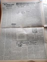 Vatan Gazetesi - 9 Nisan 1953 - Ahmet Emin Yalman Köşe Yazısı - Dumlupınar Denizaltısının Yeri Bulundu - Kabinenin Yeni Azaları Belli Oldu - Fethi Çelikbaş - Celal Yardımcı - Emin Kalafat - Dünkü Sis Vapur Seferlerini Aksattı - İran'dan Türkiye'ye Sokulmak İstenen Muzır Kitaplar - Birleşmiş Milletlerde Silahsızlanma Meselesi - Kira Kanunu Müzakeresi Devam Ediyor- Yenice Felâketzedelerine Kredi Açılacak - Kadınlar Tekkesi Yazan Refik Halid Karay Yazı Dizisi - İran Şahı Doktor Musaddık'a Cevap Verdi - Hoş Memo Karikatür - Penisilin'in Mucidi Doktor Fleming Evlendi - İkinci Sultan Hamit 10 Sene Hapse Mahkum Oldu - Kremlin'in Yeni Hükümdarı Georgie Malenkov Yazan Albay İlya Molin Yazı Dizisi - Plakçılıkta İnkılap Yapan Sihirli Şerit - Profesör Cemil Topuzlu'ya Fahri Ordinaryüs Profesörlük Unvanı Verdi -   Küçük Dahi Viyolonist Attila Aydıntan - Macera Bu Akşam Başlıyor Yazan Robert Collard Yazı Dizisi - Türk Devrim Ocakları Büyük Kurultayı - Yugoslavya'nın Sarajevo Takımı Geliyor