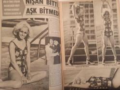 Pazar Haftalık Aktüalite Sinema Tiyatro Müzik ve Magazin Dergisi - 14 Haziran 1974 - Sayı:925 - Gökben - Figen Han - Bahar Erdeniz'i yeni kavalyesiyle birlikte Hilton Otelinin havuzunda yakaladı - Figen Han - Tamer Yiğit - Senar Seven - Sevinç Pekin - Gönül Hancı - Senar Seven - Türkan Erdem - Gülistan Okan çıplaklık konusunda bayrağı kimseye bırakmıyor - Bu kaçıncı birleşme? - Arzu Okay - Seyhan Karabay - Patricia Gilda - ANUŞKA Dev Posteri - Arzu Okay - Seyhan Karabay - Senar Seven Yeşilçam'dan hemen kaçmak niyetinde - Silvana Mangona - Leyla Sayar - Evliliğimiz içyüzü - Sevgi Can - Tayfur Çakar - Sermet Serdengeçti - Yavuz Karakaş - Süleyman Bolat - Nükhet Duru - Bertha ile Claude misafir olarak yurdumuza gelmek istiyorlar fotoğraf ve haberi - Posterli Tam Takım Dergi