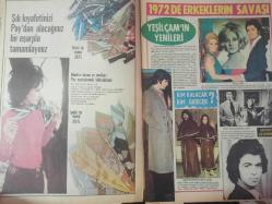 Pazar Haftalık Aktüalite Sinema Tiyatro Müzik ve Magazin Dergisi - 21 Ocak 1972 - Sayı:800 - Arzu Okay - Sevim Emre - Yıldız Kenter'in kızı Leyla Kenter ikinci filmini de çevirdi - Yıldırım Önal - Cüneyt Arkın - Melek Görgün ''Kara Kış'' a soyunarak meydan okudu - Doctor Renaud Losyon Reklamı - Arzu Okay da aşkını açıkladı - Yusuf Tuna - Ünsal Emre - Emel Sayın - Metin Erksan - Serdar Gökhan - Tarık Akan - Müfit Noyan - Levent Çakır - Gül Tener - Yeşim Tan - Beyza Başar - Ender Doruk - Meral Zeren - Müşerref Tezcan - Semra Karaca - Leyla Kenter - Bahar Erdeniz - Ceyda Karahan - Zeynep Değirmencioğlu - Memduh Ün - Muhterem Nur - İzzet Günay Kaç Kılığa Girdiler? - Erol Taş - Selma Güneri - Kadir Savun - Süleyman Turan - Esen Püsküllü - Mine Mutlu - Nilüfer Aydan - Cihangir Gaffari - Tijen Doray - Fikret Uçak - Dinçer Önal - Sedef İnci - Erdoğan Seren - Erol Yeşilyaprak - Tahsin Koray - Yılmaz Güney Ameliyat olunca - Sevim Emre fotoğraf ve haberi - Tam Takım Dergi