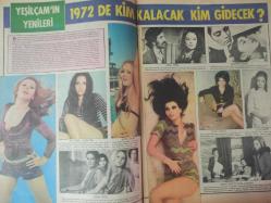Pazar Haftalık Aktüalite Sinema Tiyatro Müzik ve Magazin Dergisi - 21 Ocak 1972 - Sayı:800 - Arzu Okay - Sevim Emre - Yıldız Kenter'in kızı Leyla Kenter ikinci filmini de çevirdi - Yıldırım Önal - Cüneyt Arkın - Melek Görgün ''Kara Kış'' a soyunarak meydan okudu - Doctor Renaud Losyon Reklamı - Arzu Okay da aşkını açıkladı - Yusuf Tuna - Ünsal Emre - Emel Sayın - Metin Erksan - Serdar Gökhan - Tarık Akan - Müfit Noyan - Levent Çakır - Gül Tener - Yeşim Tan - Beyza Başar - Ender Doruk - Meral Zeren - Müşerref Tezcan - Semra Karaca - Leyla Kenter - Bahar Erdeniz - Ceyda Karahan - Zeynep Değirmencioğlu - Memduh Ün - Muhterem Nur - İzzet Günay Kaç Kılığa Girdiler? - Erol Taş - Selma Güneri - Kadir Savun - Süleyman Turan - Esen Püsküllü - Mine Mutlu - Nilüfer Aydan - Cihangir Gaffari - Tijen Doray - Fikret Uçak - Dinçer Önal - Sedef İnci - Erdoğan Seren - Erol Yeşilyaprak - Tahsin Koray - Yılmaz Güney Ameliyat olunca - Sevim Emre fotoğraf ve haberi - Tam Takım Dergi