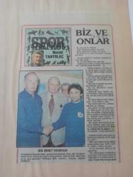 14 Nisan 1984 - Biz ve Onlar - Fenerbahçe Başkanı Faruk Ilgaz, gazete manşetlerine çıkan ağız kavgasını böyle bitirdi. Stankoviç, İlyas Tüfekçi'ye elini uzatmış. İlyas da öyle. Nasıl oldu bu iş, nasıl barıştılar? - Gazete haberi - Tek Yaprak Arkalı Önlüdür