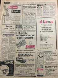 HÜRRİYET GAZETESİ 2 ARALIK 1967 YIL :20 SAYI :7040--Kıbrıs ta Türk kesiminde muhtar idare kurulacak ---Kıbrıs ta yine bombalar  patladı bir Türk öldü --İstanbul polisinin  harıl harıl aradığı azılı katil İzmir  cezaevin de bulundu ----Türkler Kıbrıs ta kıskaç  içinde yaşıyor ---Kömür almak isteyen 3 bin kişi Vilayette  hücum edince  polisten yardım istedi ---17 yaşındaki Türk kızı evlenmek için Yunanistan dan  Edirne ye geldi ---Kızını istemediği yaşlı şahısla  evlendirmeğe  kalkan karısını  öldürdü ----Edirne de 1,5 milyon liralık kaçak makine ele geçirildi ---Vietnam da Amerikan askerlerine şimdi de kaplan musallat  oldu ---Molnar :Fevzi yok diye Göztepe ağlamasın ----Beşiktaş Hacettepe  önünde ---Necdet Erdem ,Eşfak Aykaç ve Coşkun Özarı ---B.Bardot televizyonunda şarkı söyleyip balon patlatacak --Kendini mahkum eden hakimin  koltuğu gibi  tuvalet yaptırdı ---