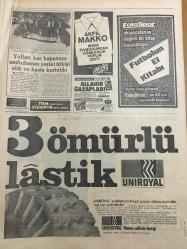 HÜRRİYET GAZETESİ 2 ARALIK 1967 YIL :20 SAYI :7040--Kıbrıs ta Türk kesiminde muhtar idare kurulacak ---Kıbrıs ta yine bombalar  patladı bir Türk öldü --İstanbul polisinin  harıl harıl aradığı azılı katil İzmir  cezaevin de bulundu ----Türkler Kıbrıs ta kıskaç  içinde yaşıyor ---Kömür almak isteyen 3 bin kişi Vilayette  hücum edince  polisten yardım istedi ---17 yaşındaki Türk kızı evlenmek için Yunanistan dan  Edirne ye geldi ---Kızını istemediği yaşlı şahısla  evlendirmeğe  kalkan karısını  öldürdü ----Edirne de 1,5 milyon liralık kaçak makine ele geçirildi ---Vietnam da Amerikan askerlerine şimdi de kaplan musallat  oldu ---Molnar :Fevzi yok diye Göztepe ağlamasın ----Beşiktaş Hacettepe  önünde ---Necdet Erdem ,Eşfak Aykaç ve Coşkun Özarı ---B.Bardot televizyonunda şarkı söyleyip balon patlatacak --Kendini mahkum eden hakimin  koltuğu gibi  tuvalet yaptırdı ---