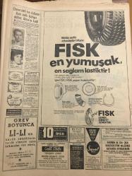 HÜRRİYET GAZETESİ 21 KASIM 1967 YIL :20 SAYI :7029--Müdahaleden başka çare kalmadı :Kıbrıs a yeniden silah sokuldu -Çek  silahları Rumlara dağıtıldı ---Amerikan hava üsleri Türk Subaylarının Komutasında ---Lefkoşa da Rumlar Bir Türk Kliniğine Bomba Attı ---Sadun Boro nun eşi kanser---Yapı -İş Genel Başkanını öldüren genel sekreter  üç gündür ortada yok ---Türk  hududundaki Yunan köylerinde  ölüm sessizliği var ---Sterlin düşürülmesi ile İngiltere nin ihracatı artıyor ---Üniversiteli kızı öldüren Rum asıllı kürtajcı doktor ,Atina ya kaçtı ---Atletico Madride Hücum Edeceğiz --Molnar a göre Fenerbahçe nin rengi yerine gelmeğe başladı --S.O.S servisi hızır gibi yetişiyor ---Dönüşü Olmayan Yol : Cüneyt Arcayürek --