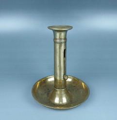 PİRİNÇ ŞAMDAN,  ASANSÖRLÜ ŞAMDAN 19 ncu Yüzyıl Avrupa İmalatı, Kalın ve Ağır Pirinç Malzemeden Mamul, Asansörlü Şamdan, 14 x 18 cm Ölçülerinde (Asansörü Kusursuz Çalışır Durumda..)