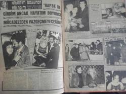 Pazar Haftalık Aktüalite Sinema Tiyatro Müzik ve Magazin Dergisi - 30 Kasım 1973 - Sayı:897 - Fatma Girik - Neri Neril - Hayatım boyunca ağladım - Muhterem Nur - Yılmaz Duru - Sevim Çağlayan - Cihat - Gülay Alp, Adana'ya demir attı - Semra Yıldız'ı Yeşilçam bankerleri dolara boğdu - Tahsin Öncü - Oya Peri - Sevinç Pekin - ANUŞKA Dev Posteri - İrem - Belgin Doruk'a yazık oluyor - Nüzhet Birsel - Sadri Alışık - Çolpan İlhan - Gül Doruk - Fikret Hakan - Lale Sarı - Rüçhan Çamay - Orhan Elmas - Göksel Arsoy - Efgan Efekan - Orhan Günşiray - Tanju Korel - Hülya Darcan - Uğur Salman - Ajda Pekkan - Sami Tunç - Seher Şeniz - Sevgi Akın - Gülgün Erdem - Oğuz Gözen - İzzet Günay - Ahu Doğan - Nesrin Nur - Sıcak güneş, kış ortasında deniz, İstanbul'da ne işiniz var? - Meliha Şoray kızını anlatıyor - Türkan Şoray'ın hayatı bütün gerçekleriyle annesinin ağzından fotoğraf ve haberi - Posterli Tam Takım Dergi