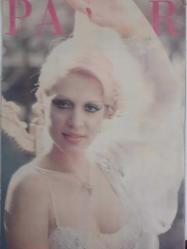 Pazar Haftalık Aktüalite Sinema Tiyatro Müzik ve Magazin Dergisi - 10 Mart 1977 - Sayı:1068 - Melinda Delon - Müşerref Tezcan - Feri Cansel Ölümün Eşiğinden Döndü - Pakize Suda Yeni Filmiyle Yine Yeşilçam'da - Sezen Cumhur Önal - Merih Akalın - Aydan Adan TV Ekranına Geliyor - İnci Günay - Hamiyet Eren - Füsun Özben - Deniz Erkanat - Meral Zeren Ses Tellerinden Ameliyat Olacak - Selami Şahin - Mualla Omay Sessizce Evlenmişti Yine Sessizce Ayrıldı - Özgürlüğe Kavuşan Mualla Omay Yine Sinemaya Dönüyor - Nükhet Duru - Neşe Alkan Sahnede En Büyük Desteğim Eşim Diyor - Müşerref Tezcan, Osman Faruk Seden'le her gün beş saat senaryo çalışıyor - Fikret Hakan - Eşref Kolçak - Mahmut Tezcan -Perihan Ateş dansözlüğü filmlerde de sürdürüyor - Müzisyen ailenin şuh kızı Felicity Buirski çıplak model oldu - Tatlı Carol'un soyundukça şansı açıldı fotoğraf ve haberi - Tam Takım Dergi