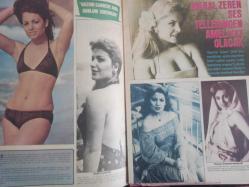 Pazar Haftalık Aktüalite Sinema Tiyatro Müzik ve Magazin Dergisi - 10 Mart 1977 - Sayı:1068 - Melinda Delon - Müşerref Tezcan - Feri Cansel Ölümün Eşiğinden Döndü - Pakize Suda Yeni Filmiyle Yine Yeşilçam'da - Sezen Cumhur Önal - Merih Akalın - Aydan Adan TV Ekranına Geliyor - İnci Günay - Hamiyet Eren - Füsun Özben - Deniz Erkanat - Meral Zeren Ses Tellerinden Ameliyat Olacak - Selami Şahin - Mualla Omay Sessizce Evlenmişti Yine Sessizce Ayrıldı - Özgürlüğe Kavuşan Mualla Omay Yine Sinemaya Dönüyor - Nükhet Duru - Neşe Alkan Sahnede En Büyük Desteğim Eşim Diyor - Müşerref Tezcan, Osman Faruk Seden'le her gün beş saat senaryo çalışıyor - Fikret Hakan - Eşref Kolçak - Mahmut Tezcan -Perihan Ateş dansözlüğü filmlerde de sürdürüyor - Müzisyen ailenin şuh kızı Felicity Buirski çıplak model oldu - Tatlı Carol'un soyundukça şansı açıldı fotoğraf ve haberi - Tam Takım Dergi