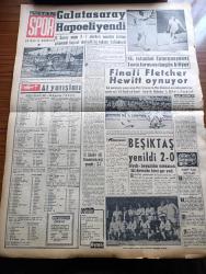Vatan Gazetesi - 20 Ağustos 1961 - 30. İzmir Fuarı Bugün Açılıyor - Kennedy Amerikan Halkının Arkadaşlık Hislerini Bildirdi - Cemal Gürsel Bir Mesaj Gönderdi - Bozcaada Ve İmrozu İlhak İçin Teşebbüse Geçilmiş - Bir Kısım Yassıada Avukatları Yeni Türkiye Partisi'ne Girdi - CHP'de Genel Sekreteri Parti Meclisi Seçecek - Osman Bölükbaşı - Amerika Berlin'de Bulunan Birliklerini Takviye Ediyor - Eminsu'ların İfadesi Alındı - Kemal Tahir'in Romanı Yorgun Savaşçı Yazı Dizisi - İzmir Gazeteciler Sendikası Başkanı Abidin Oktay Vefat Etti - Havacılar Bir Kulüp Kurdular - Kültür Festivali Başlıyor - Brigitte Bardot - Marilyn Monroe - Elizabeth Taylor - Adnan Veli'den Fantezi - Galatasaray Hapoel'i Yendi - Beşiktaş Yenildi - 16. İstanbul Enternasyonal Tenis Turnuvası - At Yarışları - Galatasaray B  Takımı Fenerbahçe'yi Yendi - Terkos Gölü 4 Metre Yükselecek - Cemal Gürsel Seçimleri Yapacağız Dedi - Milli Birlik Komitesi Üyesi Ahmed Yıldız - Yeni Türkiye Partisi Genel Başkanı Ekrem Alican