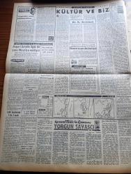 Vatan Gazetesi - 24 Ağustos 1961 - CHP Kurultayı Bugün Açılıyor - Cemal Gürsel İsmet İnönü İle Görüştü - Yuvarlak Masada Rejim Teminatı Görülecektir - Hükümet Ortak Pazar'a Muhtıra Verdi - Yeni Türkiye Partisi Başkanı Ekrem Alican Demokrat Parti'nin Devamıyız Dedi - Vali Refik Tulga Eşkıyalık Yalnız Banka Soymak Değil Dedi - Doğu Batı Berlin Sınırı Üzerine Batılılar Da Asker Yığdı - Fransa'daki Aşırı Sağcılar Tedhişi Gittikçe Arttırdı - Kemal Tahir'in Romanı Yorgun Savaşçı Yazı Dizisi - 2 Kaptan Heybeliada İskelesinde Kavga Etti - Asya Ve Afrika Ülke Temsilcileri Fransa'yı Şiddetle Tenkid Etti - Irak'ta Dün Sekiz Gazete Kapatıldı - Alman Arap Kalkınma Bankası Kuruluyor - Amerika Zencisi Endüstrileşme İle Durumunu Düzeltti Yazan Robert F. Kennedy Yazı Dizisi - Dünya Nelere Gülüyor Karikatür - Can Bartu Askerlik İçin Roma'dan Döndü - Mithatpaşa Stadının Işıklandırılması Ekim'de Bitecek - FIFA Ve UEFA Da Türkiye'yi Fevzi Uman Temsil Edecek - At Yarışları - Galatasaray'ın Beklenen Kongresi