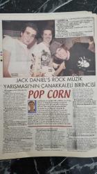 HÜRRİYET KEYİF GAZETESİ - 9 NİSAN 2006 - REHA ERUS JOEL SCHUMACHER VE EMMY ROSSUM LA KONUŞTU RÖPORTAJ - SEDAT NURİ KAYIŞ ,RTÜK - VEYSEL DİKMEN , BÜYÜK ÖLÜLER MEYDANI - ÖMÜR GEDİK , OPERADAKİ HAYALET , GERARD BUTLER , EMMY ROSSUM , PATRİCK WİLSON  -  HÜLYA AVŞAR ANADOLU KAPLANIN DA -  SESSİZ DÜŞMAN , HORRİSON FORD , BRAD PİTT - İSRAİLLİ YAZAR AMOS OZ 'UN YENİ ROMANI AŞK VE KARANLIK - UFUK ÖZCAN KARABACAK - SERKAN FERHAT - EMRAH HALAY - NELSON DEMILLE , SON UÇUŞ - NEDEN HALİL BEZMEN - ROGER WATERS