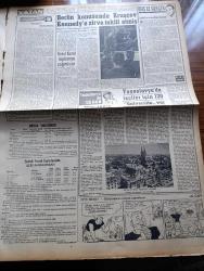 Vatan Gazetesi - 2 Ağustos 1961 - Dış Politika Konusunda Bir Soruya Başkan Cemal Gürsel'in Cevabı Memleketimiz Nazik Durumda - Milli Birlik Komitesi Dün Uzun Bir Toplantı Yaptı - Maliye Bakanı Kemal Kurdaş Bir Savaş İhtimali Kötü Tesir Yarattı - Vali Refik Tulga İstanbul Şehrinin Güzelliğini Bozan Yapılara Karşı Mücadele Başlattı - İsmet İnönü CHP Gençlik Kurultayında Bir Konuşma Yapacak - Yassıada Duruşmaları Sefer Eronat Avukatına Çattı - Refik Koraltan'ın Serveti De Açıklandı - Kemal Tahir'in Romanı Yorgun Savaşçı Yazı Dizisi - Rüzgar Çelebi Çizen Guy Bara - Kadıköy'de İstimlak Eylül'de Başlıyor - Berlin Konusunda Kruşçev Kennedy'e Zirve Teklif Etmiş - Yugoslavya'da 15 Gün Yazan Oktay Akbal Yazı Dizisi - Hoş Memo Karikatür - Kral Zogo Ve Arnavutluk Kraliçesi Jeraldin'in Hatıraları Yazan Nizameddin Nazif Tepedenlioğlu Yazı Dizisi - Londra Şiir Festivali - Tonton Agah Çizgi Roman Sade Yalçın - Stiv Roper Çizen Saundes ve Overgard - Orhan Şeref Apak Federasyon Başkanı Oldu - Tenis