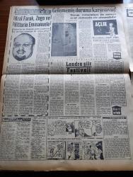 Vatan Gazetesi - 2 Ağustos 1961 - Dış Politika Konusunda Bir Soruya Başkan Cemal Gürsel'in Cevabı Memleketimiz Nazik Durumda - Milli Birlik Komitesi Dün Uzun Bir Toplantı Yaptı - Maliye Bakanı Kemal Kurdaş Bir Savaş İhtimali Kötü Tesir Yarattı - Vali Refik Tulga İstanbul Şehrinin Güzelliğini Bozan Yapılara Karşı Mücadele Başlattı - İsmet İnönü CHP Gençlik Kurultayında Bir Konuşma Yapacak - Yassıada Duruşmaları Sefer Eronat Avukatına Çattı - Refik Koraltan'ın Serveti De Açıklandı - Kemal Tahir'in Romanı Yorgun Savaşçı Yazı Dizisi - Rüzgar Çelebi Çizen Guy Bara - Kadıköy'de İstimlak Eylül'de Başlıyor - Berlin Konusunda Kruşçev Kennedy'e Zirve Teklif Etmiş - Yugoslavya'da 15 Gün Yazan Oktay Akbal Yazı Dizisi - Hoş Memo Karikatür - Kral Zogo Ve Arnavutluk Kraliçesi Jeraldin'in Hatıraları Yazan Nizameddin Nazif Tepedenlioğlu Yazı Dizisi - Londra Şiir Festivali - Tonton Agah Çizgi Roman Sade Yalçın - Stiv Roper Çizen Saundes ve Overgard - Orhan Şeref Apak Federasyon Başkanı Oldu - Tenis