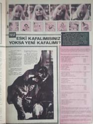 Pazar Ekstra Haftalık Aktüalite Sinema Tiyatro Müzik ve Magazin Dergisi - 16 Mart 1969 - Sayı:15 - Nazmiye Demirel anlatıyor - Çin Falı - Kızlar ve Erkekler - Sahte Alan - Ergin Konuksever - Süleyman Demirel - Gönül Yazar filmde soyununca Maruf'la kavga etti - Pekkan kardeşler gene sırayı bozmadılar - Ajda Pekkan - Semiramis Pekkan - Nebahat Çehre - Demir Karahan sevişiyorlar - Man Adasının Kuyruksuz Kedileri - Nathalie Delon 1969'un büyükyıldızı olacak - Doğuda yeni bir saç modası - İnce Kağıtlı Avrupa Gazeteleri Karaborsada Satılıyor - Kısasa kısas - Eski kafalımısınız yoksa yeni kafalımı - Pazar Şaka fotoğraf ve haberi - Dergi Tam Değildir Sadece 8 Sayfası Mevcuttur