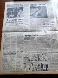 Vatan Gazetesi - 20 Temmuz 1961 - İktisat Ve Siyaset Yazan Profesör Doktor Yavuz Abadan Köşe Yazısı - İsmet İnönü Partiler Birbirlerine ve İdareye Yardımcı Olmalı - Devlet Planlama Teşkilatı Başkanı Şinasi Orel - Eski Belediye İmar Müdür Muavini Erdoğan Celasun Beraat Etti - Vali Uluç Ormanlara Girmeyi Yasak Etti - Almanya İşçi İhtiyacının Büyük Kısmını Türkiye'den Temin Edecek - Virgil Grissom Füzede Üç Saat Bekledi Fakat Feza Denemesi Belirsiz Bir Süre Geri Bırakıldı - Cemal Madanoğlu - Kemal Tahir'in Romanı Yorgun Savaşçı Yazı Dizisi - İlk Birleşme Evi Tarlabaşında Açıldı - Kumar Oynatanlar Takip Ediliyor - Tunus Bizerte Üssünü Dün Abluka Altına Aldı - Hoş Memo Karikatür - Irak Petrol Kumpanyası - Kuveyt Arap Birliğine Alınacak - Tanınmış Amerikalı Dedikodu Yazarı Elsa Maxwell Geliyor - Kral Zogo Ve Arnavutluk Kraliçesi Jeraldin'in Hatıraları Yazan Nizameddin Nazif Tepedenlioğlu Yazı Dizisi - Tütünleri Mahveden Mavi Küf'ün İlacı Fransa'da Bulundu - Kral Metin Oktay Palermoya Gitti -
