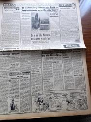 Vatan Gazetesi - 21 Temmuz 1961 - Cemal Madanoğlu'nun İstifası Kabul Edildi - Milli Birlik Komitesi'nin Kararı Bir Tebliğ İle Açıklandı - Seçim Tarihi İçin Hükümet Teklifi 8 Ekim -  Yassıada Duruşmaları İstanbul Ankara Olaylarının Kararı Haftaya Bırakıldı - Tunus'ta Tam Bir Savaş Başlamıştır - Polis Yedeksubaylık Kanunu Kabul Edildi - Osman Bölükbaşı Adalet Partisi Ve CHP'yi İtham Etti - İstanbul Liman  Tahmil Ve Tahliye İşçileri Sendikası Başkanı Muhittin Gezer - Tek Tip Ekmek İçin Komisyon Kuruldu - Kemal Tahir'in Romanı Yorgun Savaşçı Yazı Dizisi - 28 Yaşındaki Liman Talimatı Değişecek - Nietzsche'nin Mücadele Felsefesi - Portekiz Ginesi De Ayaklandı - Hoş Memo Karikatür - Kral Zogo Ve Arnavutluk Kraliçesi Jeraldin'in Hatıraları Yazan Nizameddin Nazif Tepedenlioğlu Yazı Dizisi - Ulvi Uraz Halka İyi Tiyatro Gerek Diyor - Dost Oyuncular Perdeyi Bu Gece İzmit'te Açıyor - Tonton Agah Çizgi Roman Sade Yalçın - Stiv Roper Çizen Saundes ve Overgard - Fikret Kırcan - Lefter Küçükandonyadis