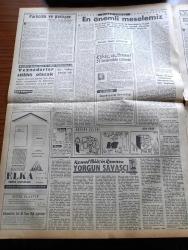 Vatan Gazetesi - 27 Temmuz 1961 - ikinci Tarihi Mektup Yazan Profesör Doktor Yavuz Abadan Köşe Yazısı - Amerika Silahlı Kuvvetler Mevcudunu Arttırıyor - Ragıp Gümüşpala Mektubunu Gönderdi - Vali Refik Tulga Halkın Yardımını İstiyor - Çarşaflılardan Hamallardan Ve Başıboş Çocukların Velilerinden 25 Lira Ceza Alınacak - Fatin Rüştü Zorlu'da 10 Yılda Bir Servet Yaratmış - İş Kanunu Tadil Tasarısı Başbakanlık'ta - Kemal Tahir'in Romanı Yorgun Savaşçı Yazı Dizisi - Veznedarlar Silahlı Olacak - 57 Ünlü Tablo Çalındı - Şişli Yenikapı Troleybüs Hattı - Empresyonist Ressamlar - Yugoslavya'da 15 Gün Yazan Oktay Akbal Köşe Yazısı - Kral Zogo Ve Arnavutluk Kraliçesi Jeraldin'in Hatıraları Yazan Nizameddin Nazif Tepedenlioğlu Yazı Dizisi - Üçüncü Dünya Savaşı Mı - Tonton Agah Çizgi Roman Sade Yalçın - Stiv Roper Çizen Saundes ve Overgard - Cezayir Türküsü Yazan Vecihi Timuroğlu - Yassıada Duruşmaları - Şeref Has Roma'dan Barselona'ya Şükrü Gülesin İle Beraber Gidecek - Antrenör Coşkun Özarı