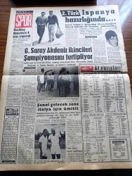 Vatan Gazetesi - 27 Temmuz 1961 - ikinci Tarihi Mektup Yazan Profesör Doktor Yavuz Abadan Köşe Yazısı - Amerika Silahlı Kuvvetler Mevcudunu Arttırıyor - Ragıp Gümüşpala Mektubunu Gönderdi - Vali Refik Tulga Halkın Yardımını İstiyor - Çarşaflılardan Hamallardan Ve Başıboş Çocukların Velilerinden 25 Lira Ceza Alınacak - Fatin Rüştü Zorlu'da 10 Yılda Bir Servet Yaratmış - İş Kanunu Tadil Tasarısı Başbakanlık'ta - Kemal Tahir'in Romanı Yorgun Savaşçı Yazı Dizisi - Veznedarlar Silahlı Olacak - 57 Ünlü Tablo Çalındı - Şişli Yenikapı Troleybüs Hattı - Empresyonist Ressamlar - Yugoslavya'da 15 Gün Yazan Oktay Akbal Köşe Yazısı - Kral Zogo Ve Arnavutluk Kraliçesi Jeraldin'in Hatıraları Yazan Nizameddin Nazif Tepedenlioğlu Yazı Dizisi - Üçüncü Dünya Savaşı Mı - Tonton Agah Çizgi Roman Sade Yalçın - Stiv Roper Çizen Saundes ve Overgard - Cezayir Türküsü Yazan Vecihi Timuroğlu - Yassıada Duruşmaları - Şeref Has Roma'dan Barselona'ya Şükrü Gülesin İle Beraber Gidecek - Antrenör Coşkun Özarı