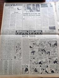 Vatan Gazetesi - 21 Ağustos 1960 - Bir Tahlil Serisi Neredeyiz Nereye Gidiyoruz Yazan Ahmet Emin Yalman Köşe Yazısı - İzmir Fuarı Dün Ticaret Bakanı Cihat İren'in Nutku İle Açıldı - Kambiyo Alım Satımında Primli Kur Sistemi Kalktı - Çapkın Hırsız Salih Düztaş kelepçeli Bileği İle Hayranlarına İmza Veriyor - Ruslar Peykteki Köpekleri Yeryüzüne Canlı İndirdiler - 5000'e Yakın Subay Emekli Olmak İstedi - Kaçaklar Kemal Bekir'in Romanı Yazı Dizisi - Orgeneral Ali Fuat Cebesoy Kalp Krizi Geçirdi - Tekel Bakanı Fethi Aşkın Tütün Fiyatları İçin Daha Erken Dedi - Gerici Yayım Yapan 6 Sahaf Tevkif Edildi - İstanbul'un Ortasında 100 Kişi İlk Çağ Hayatı Yaşıyor - Kar Çiçeği Marion Yazan Jean Martet Yazı Dizisi - Türk Olimpiyat Kafilesi Roma'da - 1960 Roma Olimpiyatları - Güreş Antrenörü Celal Atik İtham Etti - Beşiktaş Takımı Antrenörü Puppo Sandro Bugün Geliyor - Teniste Vermaak Ulrich Bugün Finalde Karşı Karşıya -  Roma Olimpiyatlarında 69 Millet Var