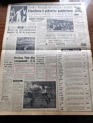 Vatan Gazetesi - 31 Ağustos 1960 - Ahmet Emin Yalman Köşe Yazısı - Ticaret Ve Sanayi Bakan Namzetlerini Odalar Seçiyor - Ekrem Alican Yeni Bir Partiden Malumattar Değilim - Prenses Margaret Hamile - Alparslan Türkeş Tırnaklarımın Söküldüğü Yalandır Dedi - Kabzımallar And İçtiler - Muzaffer Özdağ - Peçeli Köy İçin Çağrımız Çok Büyük Alaka Topladı - Gıda Maddeleri Üzerinden Suç İşleyen Esnaf Sürgün Edilecek - Büyük Taarruzun Bilinmeyen Tarafları Yazan General Fahri Belen Yazı Dizisi - Silahtarağa Santralinin Onarımı İçin 30 Milyon Liraya İhtiyaç Var - Ali Fuat Başgil'den Sonra Sabri Esat Siyavuşgil'in De Mektubu Çıktı - İstanbul Tiyatrolarının Mevsim Başındaki Oyunları - Kar Çiçeği Marion Yazan Jean Martet Yazı Dizisi - Tonton Agah Çizgi Roman Sade Yalçın Köşe - Stiv Roper Çizen Saundes Ve Waggon - Grekoromende Finaller Bugün Finallere 5 Sıklette Katılıyoruz - 1960 Roma Olimpiyatları - Yarışta Ölen Danimarkalı Bisikletçi Knud E. jansen'e Altın Madalya - Spor Toto Tahmin - Beşiktaş