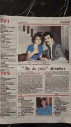 GÜNEŞ EKRAN GAZETESİ - 21 TEMMUZ 1990 -Merih Akalın- RAGUEL WELCH 'DEN BİR KOMEDİ FİLMİ  - DENİZ GÖKÇER VE YALÇIN GÜLHAN - DEMET AKBAĞA,SÖZ SIRASI GENÇLERİN - FATOŞ YAZGAN , MİNE ŞENHUY , FARUK TEBER , VE ERCAN YAZGAN - ALİ SAMİ ALKIŞ , DÜŞEN YAPRAK , DALINA KONMAZ - ALTIN GÜVERCİN , NÜKHET DURU , REZZAN YÜCEL , CEM KARACA  - MERİH AKLIN - AYDAN ŞENER YENİDEN KAMERA KARŞISINA GEÇTİ - MİİCHAEL ,ADA - KATHERİNA HEPBUM - JOAN PACULA , SOBİBORDAN KAÇIŞ - PETER BERG -