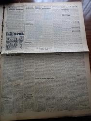 Vatan Gazetesi - 29 Nisan 1953 - Kaynayan Kazan Yazan Ahmet Emin Yalman Köşe Yazısı - Darüşşafaka'nın Kongresi Toplandı - Demokrat Parti Grubunda 2 Bakan İçin Tahkikat İstendi - Başbakan Adnan Menderes Irak Seyahatini Tehir Etti - Molotof Beş Büyüklerin Toplanmasını İstedi - Dumlupınar Denizaltısına Çarparak Batmasına Sebep Olan Naboland'ın Kaptanı Loretson'un Duruşması Bugün Başlıyor - Yunanistan'da Türk Arazisine El Konuyor - Vima Diğer Yunan Gazetelerine Nasihat Ediyor - Kadınlar Tekkesi Yazan Refik Halid Karay Yazı Dizisi - İstanbul Hakkında Bir Kanun Teklifi - Trakya'da Bir Çimento Fabrikası Kuruluyor - Kızılay'ın Beyoğlu Şubesinin Fesih Sebepleri - Ahmet Emin Yalman'a Suikastle İlgili Olarak Pötürge'de Bir Şahıs Yakalandı - Bayer Tonik - Filiz Naylon Çorapları - Hoş Memo Karikatür - Orta Oyunu Temsilleri Hazırlanıyor - Altemur Kılıç İran'dan Geliyor Yazı Dizisi - Afrika Yollarından Mısır Yazan Tunç Yalman Yazı Dizisi - Soprano Ketty Çürükoğlu - Güreş Federasyonu Reisi Vehbi Emre