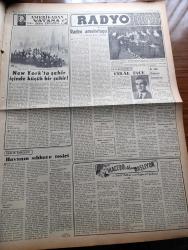 Vatan Gazetesi - 14 Mart 1953 - Paris'e Yolculuk Yazan Ahmet Emin Yalman Köşe Yazısı - Türk Fransız Devletleri Arasında Sıkı İşbirliğinin Temeli Atılmıştır - Başbakan Adnan Menderes Elysee Sarayında Fransa Cumhurbaşkanı Vincent Auriol İle Görüşürken - Neriman Eski Mısır Kralı Faruk'la Cehennem Hayatı Yaşıyordum Dedi - Şehir Ortasında Yapılan Gangsterlik Denizcilik Bankasının Mutemedi Soyuldu - Bir Çek Uçağı Batıya Geçti - İzmir Pamuk Kongresi Sona Erdi - 14 Mart Neden Tıbbiyeliler Bayramıdır - Kadınlar Tekkesi Yazan Refik Halid Karay Yazı Dizisi - Türk Devrim Ocakları Avrupa Günü Yapıldı - Onbir Mau Mau İdam Edildi - Uzakdoğu'dan Hakikatler Ve Masallar Yazan Altemur Kılıç Yazı Dizisi - Meksika Yazan Leyla Kara Yazı Dizisi - Dinlediklerimiz Celal İnce - Radyo Amatörlüğü - Türkiye'de Yerleşen Batı Trakyalıların Mülkleri - Krem Pertev - Velox Süt Makineleri - Gripin - Necipbey Kremleri - İstanbul Ankara İzmir Radyosu Programı - Derman Ağrı Kesici