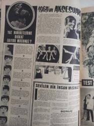 Pazar Ekstra Haftalık Aktüalite Sinema Tiyatro Müzik ve Magazin Dergisi - 13 Nisan 1969 - Sayı:19 - Çin Falı - Bulmaca - Ne Var Ne Yok - Dilek Herkeli - Ruj Lekeleri - Claudia Cardinale - Dünyanın En Küçük Fotoğraf Makinesi - Federico Fellini - Cehennem Melekleri - İşleri Güçleri Bilye Oynamak - Satyricon - İdeal Kadın Yaratıldı - Kırık Kalp - Kanun Namına - Türkan Şoray Boğulma Tehlikesi Geçildi - Ayhan Işık Yabancı Dil Öğreniyor - Mine Mutlu Evlenmiyeceğim Diyor - Sevda Ferdağ'ın Başı Dertte - Tunç Oral'da Film Şirketi Kuruyor - Bunları Biliyor Musunuz? - 1969'un Aksesuarı - Sevilen Bir İnsan Mısınız? - Adresi Biliyorsun - Şaka fotoğraf ve haberi - Tam Takım Dergi
