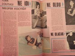 Pazar Haftalık Aktüalite Sinema Tiyatro Müzik ve Magazin Dergisi - 2 Nisan 1966 - Sayı:497 - Claudia Cardinale - Gürel Ünlüsoy - İşte yeni salgın: ''Uçsuz'' - Chi-Chi - Reklam için uçurulan - Balon Aşklar - Doktor Hilmi - Leyla Sayar - Aysel Tanju - Orhan Günşiray - Türk Lolitası - Nilüfer Koçyiğit - Ne idi Ne oldu Ne olacak - Melek Koçyiğit - Sinema Haberleri - Kısa Kısa - Muzaffer Nebioğlu - Nuray Uslu ve Sunay Uslu kardeşler - Ayten Kaçmaz - Tunç Oral - Zeynep Değirmencioğlu - Sonunda Claudia Cardinale Lider - Yüksel tahsilini tamamlayan Gürel Ünlüsoy ''Memur Aktör'' oldu! - Hanımlar Sizin İçin - Zeynep Berk - Beyaz Tergal - Bahar ve yaz modasından - Bu haftaki yıldızınız fotoğraf ve haberi - Tam Takım Dergi