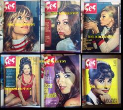 SES, HAFTALIK AKTÜALİTE SİNEMA, TİYATRO, MÜZİK ve GENÇLİK MECMUASI - 1967 YILINDAN CİLT İÇİNDE TOPLAM 23 SAYI - HEPSİ BİR CİLT İÇİNDE - HER SAYININ POSTERİ İÇİNDE. TÜM SAYILAR EKSİKSİZ ve ÇOK TEMİZ -  EKREM BORA, SÜLEYMAN TURAN, GÖKSEL ARSOY, AYHAN IŞIK, SADRİ ALIŞIK, REHA YURDAKUL, ALAIN DELON, MARLON BRANDO, TANJU GÜRSU, TÜRKAN ŞORAY, FİLİZ AKIN, HÜLYA KOÇYİĞİT, BELGÜN DORUK, NERİMAN KÖKSAL, MUZAFFER TEMA, SEMA ÖZCAN, AJDA PEKKAN, SEMA ÖZCAN, İZZET GÜNAY, FATMA GİRİK, LEYLA SAYAR, EROL TAŞ, ZEKİ MÜREN, ZEYNEP DEĞİRMENCİOĞLU, PARLA ŞENOL, GÜLRİZ SURURİ, AZİZE BERGİN, EROL DERNEK, KUTLU ERTUNA, LIZ SARIAN, BRIGITTE BARDOT, NİLÜFER KOÇYİĞİT, HÜSEYİN PEYDA, EDİZ HUN, CARY GRANT, SEVDA FERDAĞ, SALİH GÜNEY, NİLÜFER AYDAN, ALİ ŞEN, RAQUEL WELCH, MUHSİN ERTUĞRUL, ERHAN ABİR, ERHAN EMİRE, ERGÜVENÇ KEMAL, FİKRET HAKAN, NEVİN AYPAR, CÜNEYT GÖKÇER, MERAL GÜZENDOR, METİN SEREZLİ, MUHTEREM NUR, URSULA ANDRESS, SEVİM ÇAĞLAYAN, ERTOK UMRAN, ERTON ŞEHİME, SELMA GÜNERİ,