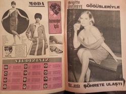 Pazar Haftalık Aktüalite Sinema Tiyatro Müzik ve Magazin Dergisi - 16 Nisan 1966 - Sayı:499 - Yeşilçam'da bir balerin - Bilge Tandoğaç - Fotoroman yıldızlığı yeni bir meslek oldu - Nalan Çöl - Meral Küçükerol - Erol Taş'a göre: ''Artık güzel yüz ve iyi kadın öpmek iş değil'' - Zuhal Tan aşkından oldu - Selda Alkor ve Tanju Gürsu nişanlanıyor - Sinema Haberleri - Hayri Caner - Hülya Koçyiğit - Bardaklar havalarda uçmazdı - Mine Soley - Burhan Abaydın - Tülay German - Mine Soley - Doctor Renaud Krem Reklamı - Hanımlar İçin - Zeynep Berk - Yıldızınız - Brigitte Overbye göğüsleriyle bir anda şöhrete ulaştı - Bu göğüslerin sigortası tam 1 milyon lira - Erol Taş fotoğraf ve haberi - Tam Takım Dergi