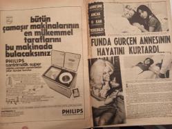 Pazar Haftalık Aktüalite Sinema Tiyatro Müzik ve Magazin Dergisi - 5 Aralık 1969 - Sayı:689 - Fatma Girik - Ülkü Özen - İran'lı dilber eski partöneri Cüneyt Arkın'la Antalya'da buluştu - Necmi Ongan - BEREC Pil Reklamı - Nevin Nuray da burnunu değiştirdi - Fikret Uçak - Memduh Ün, Fatma Girik aşkında değişiklik yok! - Tam 12 yıl oldu - Ülkü Erakalın - Yeşilçam, şarkıcılık, tiyatro derken Birsen Ayda - Ayhan Işık ve Zeynep Aksu - Özdemir Birsel - Sırrı Gültekin - Ali Uğur - Reha Yurdakul - Hüseyin Baradan - Hulusi Kentmen - Philips Çamaşır ve Bulaşık Makinesi Reklamı - Funda Gürçen annesinin hayatını kurtardı - şantöz Başak - Philips tıraş makinesi reklamı - Bekleyen Derviş Muradına Ermiş! - Ülkü Özen artık başrollerde fotoğraf ve haberi - Tam Takım Dergi