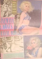 Pazar Haftalık Aktüalite Sinema Tiyatro Müzik ve Magazin Dergisi - 27 Haziran 1969 - Sayı:666 - Türkan Şoray - Bu sefer renklisi çekiliyor - Meltem Mete - Cüneyt Arkın - Behçet Nacar - Nebahat Çehre'yle sevişiyor diye Yeşilçam - Demir Karahan'a ateş püskürüyor - Sami Tunç - Uğur Güçlü - Yücel Uçanoğlu - Yılmaz Güney oysa Çirkin Kral Demir Karahan'ın elinden tutmuş, evinde onu misafir etmişti - Dönme Dolap Dönüyor - Semiramis Pekkan kürkçü dükkanına dönüverdi - Yeşilçam, Leyla Sayar'a dilediğini vermeyince - Kapalı Kutunun İçinde Bir Kadın - POP Deterjan Reklamı - Ümit Kader - Deniz Gürsoy - Turgut Karacaoğlu - Nejat Özbek - Tanju Okay - Dinç Türk - Oktay Boğazkesenli - Ünal Şahinoğlu - Dikkat! Yeşilçam'da uyuz salgını var - Ajda Pekkan - Erkan Özerman - Muammer Yeşil - Şerif Yüzbaşıoğlu - Erkan Özerman - Muammer Yeşil - Çiti Deterjan Reklamı fotoğraf ve haberi - Tam Takım Dergi