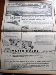 Vatan Gazetesi - 10 Ekim 1954 - Almanya Nereden Nereye Geldi Yazan Ahmet Emin Yalman Köşe Yazısı - Adnan Menderes Dün Yurda Döndü - Türk Alman Müşterek Resmi Tebliği - Irak Başvekili Nuri Sait Paşa Dün İstanbul'a Geldi - Ordu'nun Talim Ve İaşe Sistemi Değiştirilecek - Üstünde Kelimei Şehadet Yazılı  Palamut Balığı - Ahmet Sapasağlam Dindar Olduğu İçin Sakalı Şerifi Çalmış - Uçan Daireler Seyirlerine Devam Ediyor - Basın Suçlarının Affı İçin Tasarı Yapıldı - Bu Toprak Uyanacaktır Yazan Muzaffer Buyrukçu Yazı Dizisi - Şark Haberler Ajansı Kuruldu - Müslüman Kardeşler Takbih Edildi - Rüşvete Alışan İlk Osmanlı Padişahı 3. Murad Yazan Feridun Fazıl Tülbentçi Yazı Dizisi - Kleopatra Yazan Emil Ludwig Yazı Dizisi - Sinema Tenkidleri Yazan Oktay Akbal - Bette Davis Fotoğraf - Anthony Quinn Fotoğraf - Kader Feneri Yazan Jean Martet - Arı Unları - Nevrozin Ağrı Kesici - Ankara İstanbul İzmir Teknik Üniversite Radyosu Programı - Krem Pertev - Reo Kamyon - Olgunluktan Sınıfta Kalanlara Kolaylık