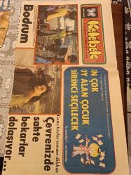 Kelebek Ev Gazetesi  logo sayfası , 13 Ekim 1976-  bazı resimler kesilmiş. Müjde Ar Murat Soydan