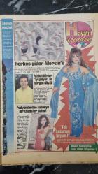 MEYDAN PAZAR KAZETESİ - 12 NİSAN 1992 -  MİTHAT KÖRLER  - İLİ GİDİYOR İLE YORGUN DÜŞTÜ -   BAHAR ÖZTAN -  YÜZ HATLARIMI -'DA VÜCUDUMUDA BEĞENİYORUM -  SERAP ACAR  PODYUMLARDAN SAHNEYE TRANSFER -  EMEL SAYIN SAÇLARIM İNCE TELLİ - SİBELCAN SORUN YANAKLARIM DA AHU TUĞBA DUDAKLARIM ÇOK KALIN -  NURAY HAFİFTAŞ ÇOK YEMEK YİĞİYORUM -  UZMANLAR ERZİNCANDAKİ DEPREM İSTANBULD OLSAYDI TAŞ ÜSTÜNDE TAŞ KALMAZDI -  PROF.DR.AHMET ERCAN İSTANBUL YAKIN BİR TARİHTE YERLE BİR OLACAK -  VANLIYAM ŞANLIYAM İŞSİZEM -  ANA KIZ DOSTLUĞU EBRU TÜRELİ - NİLGÜN TÜRELİ - YILLAR SONRA TEKRAR BAŞKAN MALİK YOLAÇ -  ARTİST GİBİ POZ VERDİLER SEMA CELEBİ - NESLİHAN YARGICI -  MİNİ EEKLİ MÜDİRE NİL KAYARLAR -   PROF.DR. OKTAY SAYDAM -  ADET GÖRMEME HALİNİN TEDAVİSİ -  MÜJDAT GEZEN - METİN VE ZEKİ -