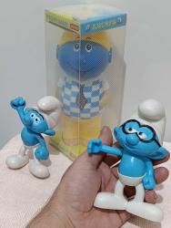 Şirinler büyük boy figür oyuncak lar ve sıfır paketinde kumbara şirin. 3 parçaya ayrılır her parça ayrı kumbara oluyor koleksiyon dekor tasarım hediye vintage retro aksesuar nostalji süs