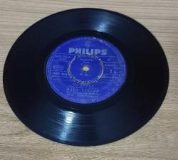 Efemera - AJDA PEKKAN-YENİDEN BAŞLASIN - kitantik - kitaLog