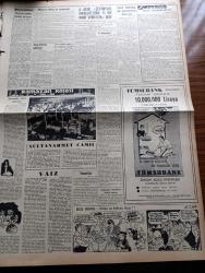 Vatan Gazetesi - 3 Nisan 1957 - Anadolu Ajansı Diyor Ki Makarios Teşhişçi Ve Sergerdedir -  Bir Elinde Haç Diğer Elinde Masum Halkı Katliam İçin Silah Bulunan Makarios - Meclise Cezayir İçin Bir Sual Takriri Verildi - Yunanlılar Para İle Köylerine Yazı Yazdırıyor - Ankara'ya Gelen Fazıl Küçük Adnan Menderes İle Görüşecek - Batı Almanya Başvekili Adenauer İle Adnan Menderes Dünya Olaylarını Görüştüler - Eşini Zifaf Odasında Öldüren Zülkif Kara Dün Tevkif Edildi - İran Başvekili Hüseyin Ala İstifa Etti - Maarif Müdürlüğü Dün Öğretmenlerle Dolup Taştı - Çanakkale Türk'ün Kahramanlık Destanı Yazan Alan Moorehead Yazı Dizisi - Ahmet Mithat Efendi'nin Bir Romanı Musullu Süleyman Sadeleştiren Behçet Necatigil Yazı Dizisi - Yeni Bir Adım Tiyatro Enstitüsü Yazan Ahmet Kutsi Tecer - Ramazan Köşesi - 1001 Gece Masalları Hazırlayan Suat Taşer Yazı Dizisi - Kan Deryası Macar İhtilalinin Destanı Yazan Szakaly Ferenc Yazı Dizisi - Galatasaray Beyoğluspor Maçı - Fenerbahçe Vefa Maçı