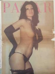 Pazar Haftalık Aktüalite Sinema Tiyatro Müzik ve Magazin Dergisi - 1976 Yılı - Sayı:1043 - Feri Cansel - Prenses Banu - Cüneyt Arkın oğluna Kaan adını koydu - Betül Işıl - Yeşilçam Adapazarı şöleninde buluştu - Kaleci Varol - Güler Gürsoy - Nalan Çöl - Mine Sarı - Nil Demirhan - Hülya Tuğlu - Müge Güler - Hüseyin Baradan - Alev Altın - Yılmaz Duru - Nevin Nuray - Betül Aşçıoğlu - ORhan Alkan - Ülkü Erakalın - Yeşim Yükselen - ''Esire'' cömertçe soyunuverdi - Ülkü Özen müzikten başka şey düşünmüyor - Funda Balcı ruhsal bunalımdan kurtulmak amacıyla Avrupa'yı dolaşacak - Türkan Şoray hem sarhoş oldu hem şarkı söyledi hem de dans etti - Harika Değirmenci konfeksiyon kralı sevgilisinin yatıyla Marmara'ya açıldı - Mine Sun da şarkıcı oldu - Sevgilisi Ünal Çulha, İzmir'de aşka dalan Mine Mutlu sonunda isyan bayrağı açtı - ''Bu hayat canıma tak dedi artık evlenmek istiyorum'' dedi - Arzu Okay iki gün sahneye çıkamadı - Feridun Hürel - Deniz Erkanat - Sevinç Tevs - Şehrazat - Tam Takım Dergi