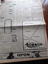 Vatan Gazetesi - 10 Nisan 1957 - İngiliz Cevabi Notası Türkiye'ye Verildi - Kasım Gülek'in Duruşması Gizli Yapıldı - Robert Kolejde Yapılan Toplantıda Batılılaşmak Mevzuu Dört İlim Adamı Arasında Konuşuldu - Cumhurbaşkanı Celal Bayar'a Hakaret Etmekle Suçlanan Berbat Süleyman Lakaplı Süleyman Gönül Zabıtları İnkar Etti - Sinema Artisti Elsa Martinelli 18 Ay Hapse Mahkum Oldu - Kırmızı Mihver Tatbikatı Cuma Günü Başlıyor - Çanakkale Türk'ün Kahramanlık Destanı Yazan Alan Moorehead Yazı Dizisi - Ahmet Mithat Efendi'nin Bir Romanı Musullu Süleyman Sadeleştiren Behçet Necatigil Yazı Dizisi - Rock'n Roll Ve Yunus Emre Yazan Ahmet Kutsi Tecer - Ramazan Köşesi - Cezayir'de Mikrop Harbi Başlamış - Kan Deryası Macar İhtilalinin Destanı Yazan Alan Moorehead Yazı Dizisi - 1001 Gece Masalları Hazırlayan Suat Taşer Yazı Dizisi - Batakhane İnsanları Yazan Adnan Veli Yazı Dizisi - Vidi Vidi Çizgi Roman Walter Lantz - Fenerbahçe Kasımpaşa Karşısında Gol Rekoru Kırabilecek Mi - Mithatpaşa Stadında Gece